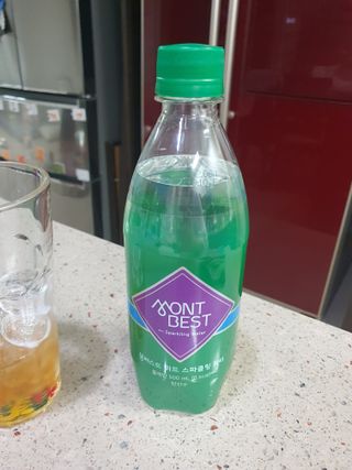 몽베스트 Montbest with Sparkling water Plain 20병 — 5점을 준 리뷰어가 2021년 11월 올린 사용 사진
