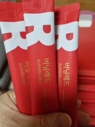 디오르 버닝레드 — 4점을 준 리뷰어가 2022년 1월 올린 사용 사진