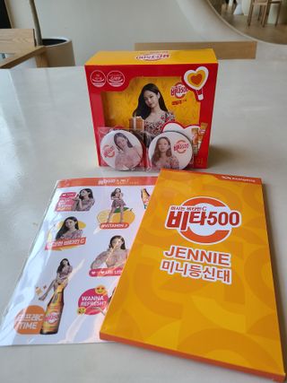 광동생활건강 [제니에디션] 비타500데일리스틱 gift set 60포+제니굿즈 3종+쇼핑백 — 5점을 준 리뷰어가 2021년 11월 올린 사용 사진