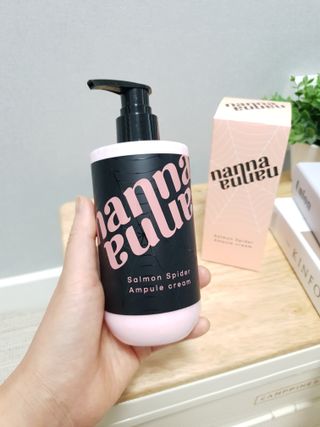 난나 살몬 스파이더 검버섯 미백 톤업 화이트닝 연어 앰플 크림 300ml 대용량 — 5점을 준 리뷰어가 2022년 8월 올린 사용 사진