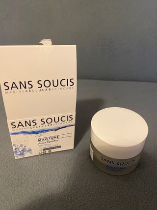 산수시 아쿠아 베네핏 24h 수부지 물광 속건조 수분크림 50ml — 5점을 준 리뷰어가 2021년 7월 올린 사용 사진