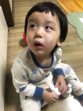 mom e 맘이 내추럴 베이비 케어 크림+바디오일 — 5점을 준 리뷰어가 2021년 1월 올린 사용 사진