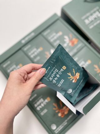 서울약사신협 약사신협_생녹용 진액_70ml x 30포 — 4점을 준 리뷰어가 2021년 7월 올린 사용 사진