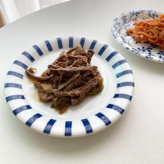 하나마이 [마마쿡] 전 청와대 천상현 셰프의 밑반찬  5종세트(소고기 장조림+연근조림+진미채+간장김자반+새우김자반) — 4점을 준 리뷰어가 2023년 4월 올린 사용 사진