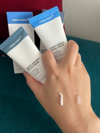 더마포레스트 마데카소사이드 리페어 크림,  모이스처라이징 아쿠아크림 — 5점을 준 리뷰어가 2021년 8월 올린 사용 사진