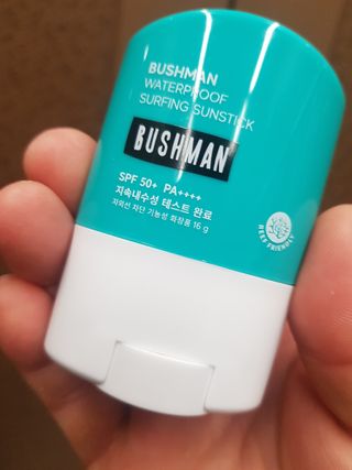 부쉬맨 워터프루프 서핑 선스틱 16g SPF50+ PA++++ — 5점을 준 리뷰어가 2023년 4월 올린 사용 사진