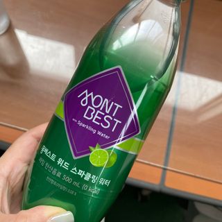 몽베스트 Montbest with Sparkling water Lime20병 — 5점을 준 리뷰어가 2022년 8월 올린 사용 사진