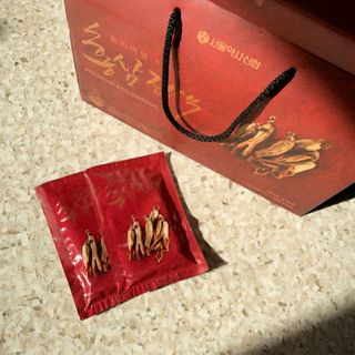 서울약사신협_프리미엄 6년근 홍삼진액_70mlx30포 — 5점을 준 리뷰어가 2021년 3월 올린 사용 사진