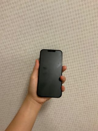 아클리브 Eco 항균 항바이러스 액정 보호필름(iPhone) — 5점을 준 리뷰어가 2022년 8월 올린 사용 사진