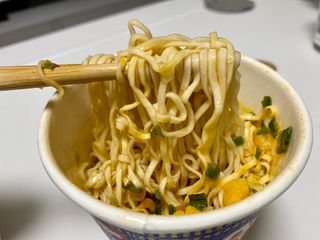 NISSIN 닛신 컵누들  4종 - 씨푸드오리지날, 씨푸드 스파이시, 씨푸드 커리, 씨푸드 XO소스 — 5점을 준 리뷰어가 2022년 2월 올린 사용 사진