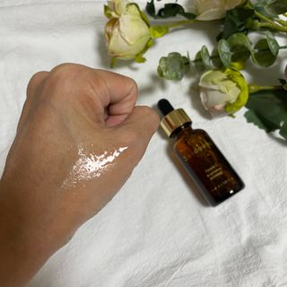 스킨큐어 산다화 비타민c 화이트닝 에센스 30ml — 4.5점을 준 리뷰어가 2023년 7월 올린 사용 사진