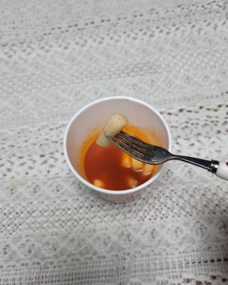 유비쿡 컵떡볶이 매운컵떡볶이2개/ 짜장컵떡볶이 2개  총 4개세트 — 5점을 준 리뷰어가 2021년 5월 올린 사용 사진