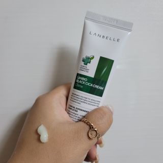 랑벨 랑바이오 블랙 시카 크림 50ml(블랙비 프로폴리스, 시카 4종, 판테놀 10 함유) — 4.5점을 준 리뷰어가 2022년 7월 올린 사용 사진