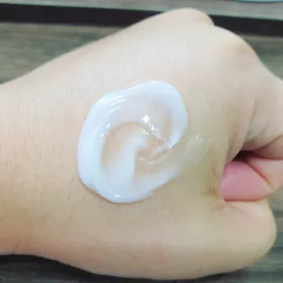 에스트라 아토베리어365 하이드로 수딩크림 — 4.5점을 준 리뷰어가 2022년 6월 올린 사용 사진