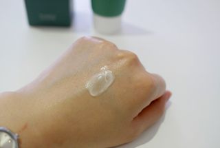 김정문알로에 큐어 큐어 인텐시브 알로에 배리어 릴리프 크림 100g — 5점을 준 리뷰어가 2021년 4월 올린 사용 사진