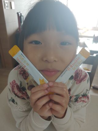 [이뮤니티플러스]우리아이 면역오키, 건강오키 _ 키즈오키 어린이홍삼 10포 1box — 2점을 준 리뷰어가 2022년 1월 올린 사용 사진