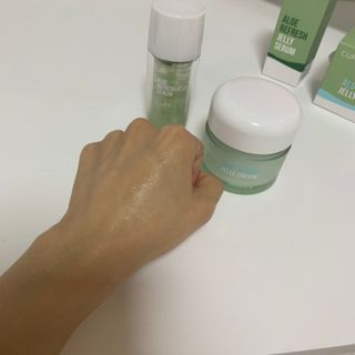 김정문알로에 큐어 큐어 알로에 리프레쉬 젤리 세럼, 큐어 알로에 하이드로 젤리 크림 — 4점을 준 리뷰어가 2021년 3월 올린 사용 사진