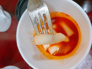 유비쿡 컵떡볶이 매운컵떡볶이2개/ 짜장컵떡볶이 2개  총 4개세트 — 5점을 준 리뷰어가 2021년 6월 올린 사용 사진