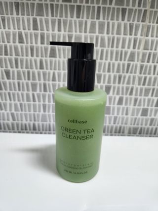 프리마인 메이크업과 들뜨는 각질까지 한방에 깐달걀로! 순하기까지한 셀베이스 그린티클렌저(200ml) — 5점을 준 리뷰어가 2023년 3월 올린 사용 사진