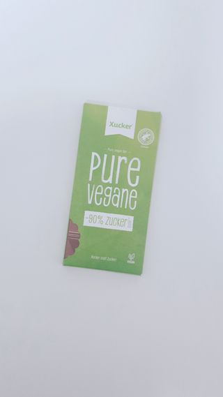 당류2g 자일리톨로 단맛을낸 슈카 퓨어비건 무설탕초콜릿 Xucker vegan 2개입 — 5점을 준 리뷰어가 2021년 4월 올린 사용 사진