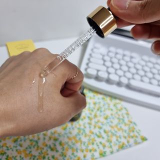 스킨큐어 산다화 비타민c 화이트닝 에센스 30ml — 5점을 준 리뷰어가 2023년 8월 올린 사용 사진