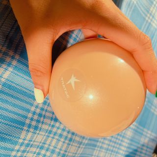 트라택 쿠셔닝 웨이트볼 0.5kg + 1kg SET — 3점을 준 리뷰어가 2022년 6월 올린 사용 사진