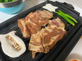 소담스퀘어 상암 통큰오리착한삼겹 1석3조수제양념돼지갈비 — 5점을 준 리뷰어가 2022년 12월 올린 사용 사진