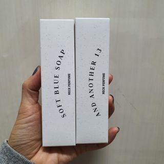 멈칫(MUMCHIT) 넥퍼퓸 NECKPERFUME 2가지 향 — 5점을 준 리뷰어가 2021년 11월 올린 사용 사진