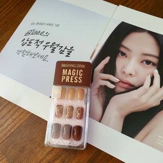 데싱디바 매직프레스 레귤러 스퀘어_6종 중 택 1 — 5점을 준 리뷰어가 2021년 9월 올린 사용 사진