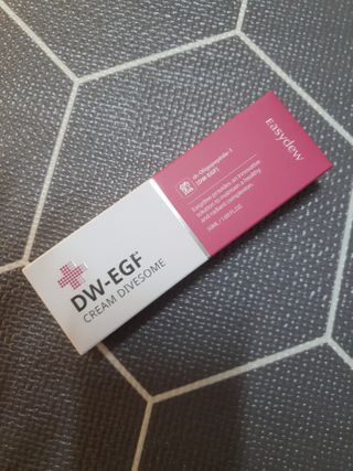 이지듀 DW-EGF 크림 다이브좀_콜라겐이 쏙쏙, 탄력피부로 다이빙 — 5점을 준 리뷰어가 2021년 2월 올린 사용 사진