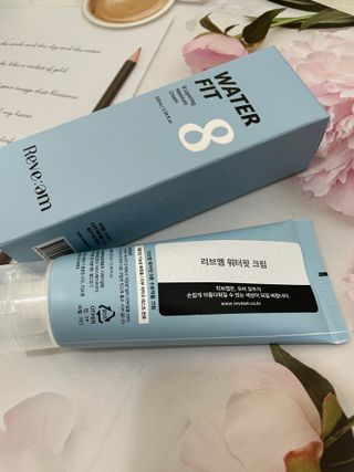 나우_ [리브엠]피부 속부터 겹겹이, 촘촘하게! 워터핏8중 수분착붙 크림 — 5점을 준 리뷰어가 2025년 2월 올린 사용 사진