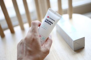 리더스코스메틱 리더스 카밍 바이오틱스 선 에센스 SPF 50+ PA++++ — 5점을 준 리뷰어가 2022년 8월 올린 사용 사진