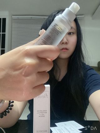 플레라디 에델바이스 워터풀 젤리 세럼 — 4점을 준 리뷰어가 2021년 6월 올린 사용 사진