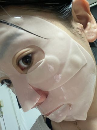 [올리브영] 웰더마 프리미엄 레티놀 콜라겐 리프팅 리스토어 피팅마스크 4매 — 5점을 준 리뷰어가 2025년 7월 올린 사용 사진