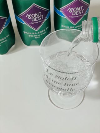 몽베스트 Montbest with Sparkling water Plain 20병 — 5점을 준 리뷰어가 2022년 10월 올린 사용 사진