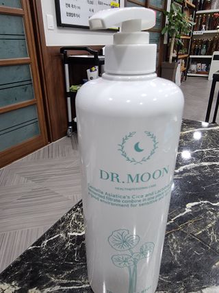 [닥터문] 센텔라 시카케어 화이트머스크 바디워시 1000ml — 5점을 준 리뷰어가 2023년 8월 올린 사용 사진