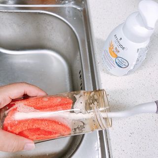 에티튜드 천연 젖병세정제 무향 아토베이비 폼타입 (295ml) 천연 친환경 비건 — 5점을 준 리뷰어가 2022년 8월 올린 사용 사진