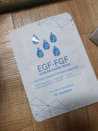 Dr.느루벗 느루벗 EGF FGF 스킨 리커버리 마스크 10장 — 5점을 준 리뷰어가 2021년 4월 올린 사용 사진