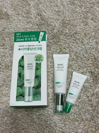 [AHC] 세이프온 에센스 선크림 올리브영 스페셜 증정 기획세트 — 5점을 준 리뷰어가 2022년 6월 올린 사용 사진