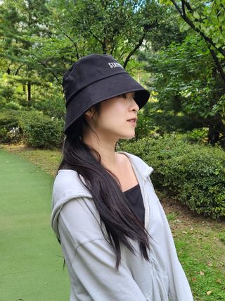 [스테이피플] STAYPEOPLE BUCKET HAT (BLACK) — 5점을 준 리뷰어가 2022년 9월 올린 사용 사진