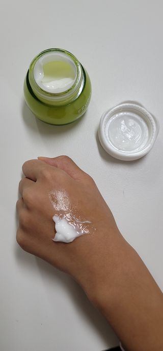 [후르디아] 민감피부 수분크림 비건 아보카도 크림 — 5점을 준 리뷰어가 2022년 11월 올린 사용 사진