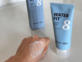 나우 [리브엠]피부 속부터 겹겹이, 촘촘하게! 워터핏8중 수분착붙 크림 — 5점을 준 리뷰어가 2024년 12월 올린 사용 사진