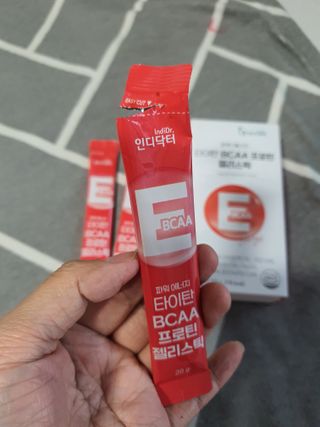 [인디닥터] 타이탄 BCAA 프로틴 젤리스틱 — 5점을 준 리뷰어가 2022년 5월 올린 사용 사진