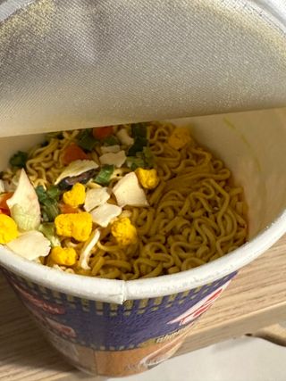 NISSIN 닛신 컵누들  4종 - 씨푸드오리지날, 씨푸드 스파이시, 씨푸드 커리, 씨푸드 XO소스 — 5점을 준 리뷰어가 2022년 12월 올린 사용 사진