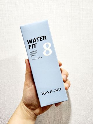 나우 [리브엠]피부 속부터 겹겹이, 촘촘하게! 워터핏8중 수분착붙 크림 — 5점을 준 리뷰어가 2025년 1월 올린 사용 사진
