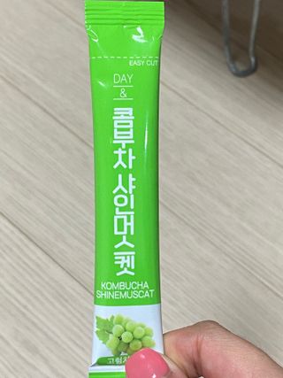 참앤들황토농원 7가지 맛! 탄산 톡톡! 스파클링! 데이앤 콤부차 7종 10포 1박스씩 ★총 7박스★ — 5점을 준 리뷰어가 2023년 3월 올린 사용 사진