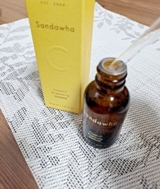 스킨큐어 산다화 비타민c 화이트닝 에센스 30ml — 5점을 준 리뷰어가 2023년 10월 올린 사용 사진