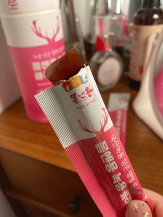 [몸엔용] 녹용 담은 탱탱 콜라겐 녹용 콜라겐 젤리 15g x 20포 — 5점을 준 리뷰어가 2022년 4월 올린 사용 사진