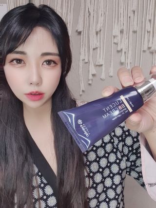 아이앤립 / EYENLIP 아이앤립 루센트 비비크림 2 Color — 5점을 준 리뷰어가 2021년 5월 올린 사용 사진