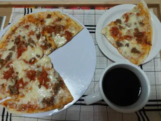 [푸딩팩토리] 수제화덕 피자 3종 택2_부대피자/김치피자/트러플고르곤졸라피자 — 5점을 준 리뷰어가 2022년 6월 올린 사용 사진